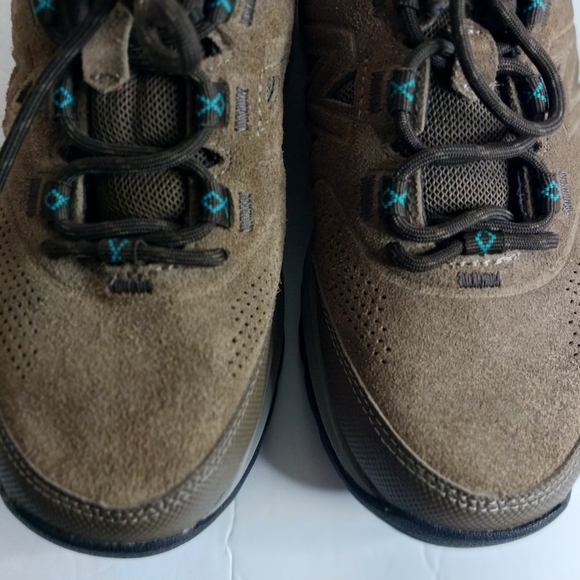 New Balance Women's Brown and Teal Sneakers - Picture 2 of 12